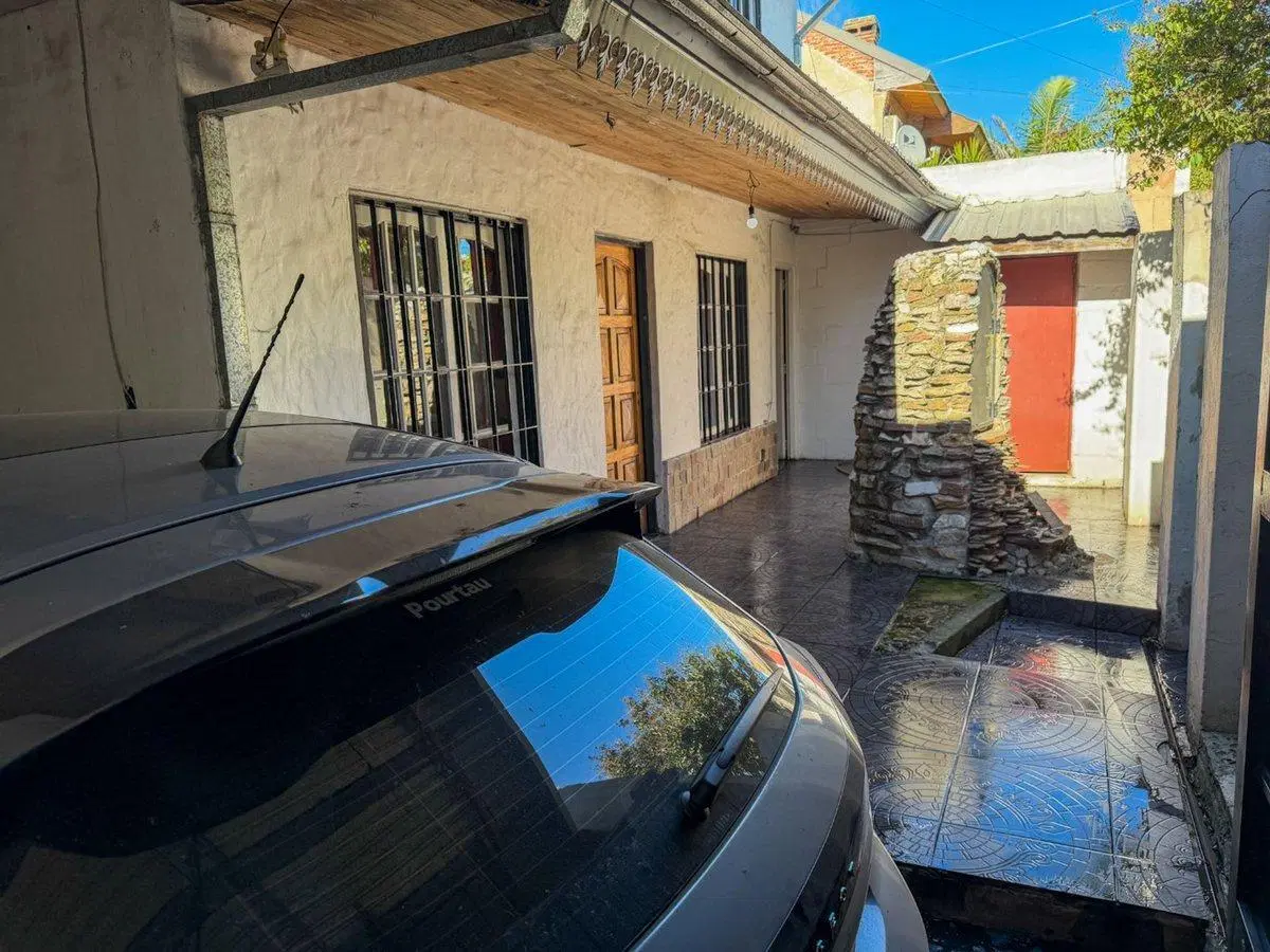 VENTA CASA 5 AMBIENTES COCHERA QUINCHO  APCREDITO 3