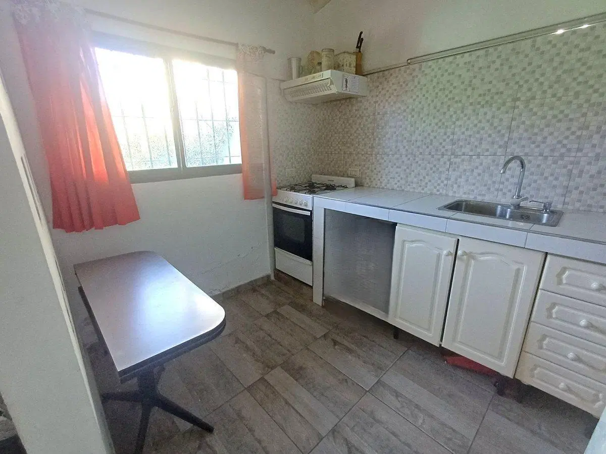 VENTA CASA 3 AMB PISCINA GRAL. RODRIGUEZ CON RENTA 3