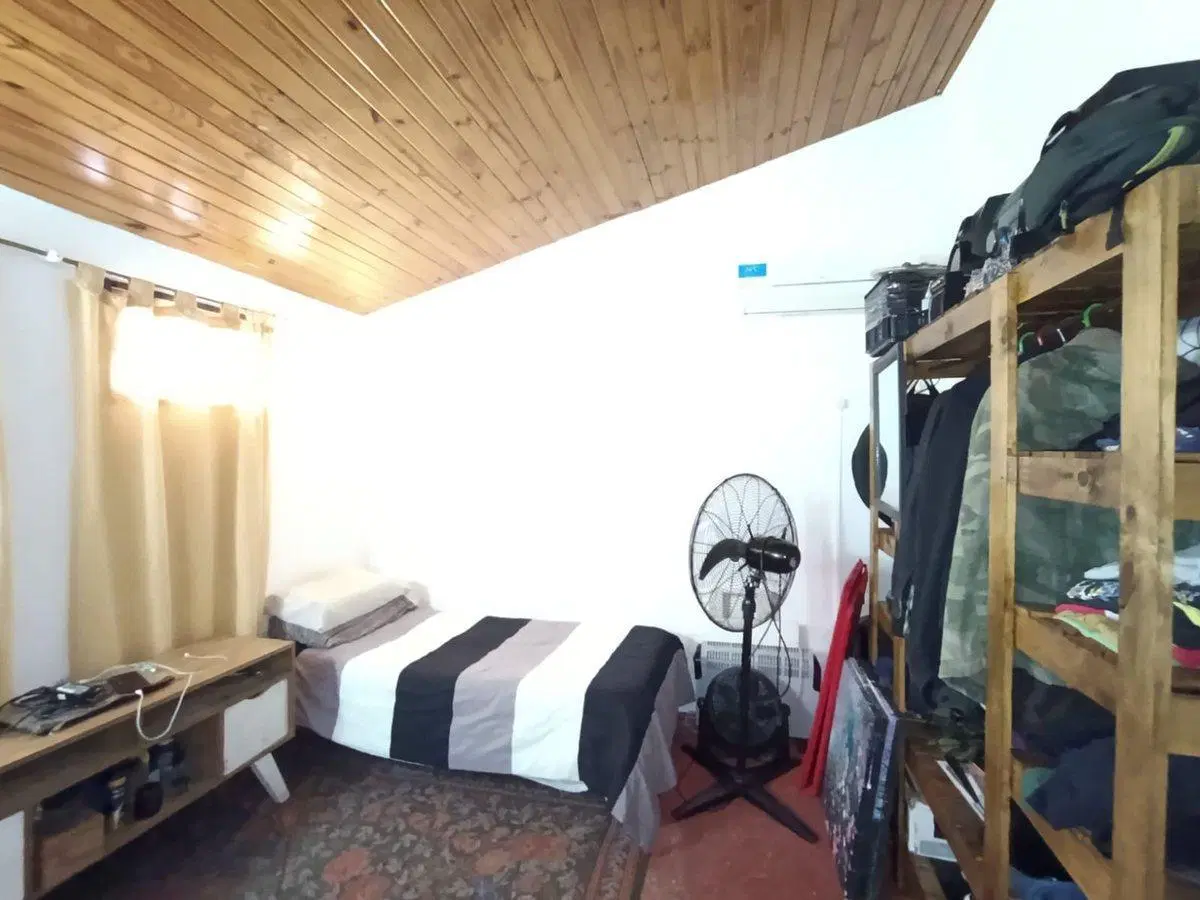 VENTA CASA 4 AMBIENTES -IMPERDIBLE - EN  MORENO 3