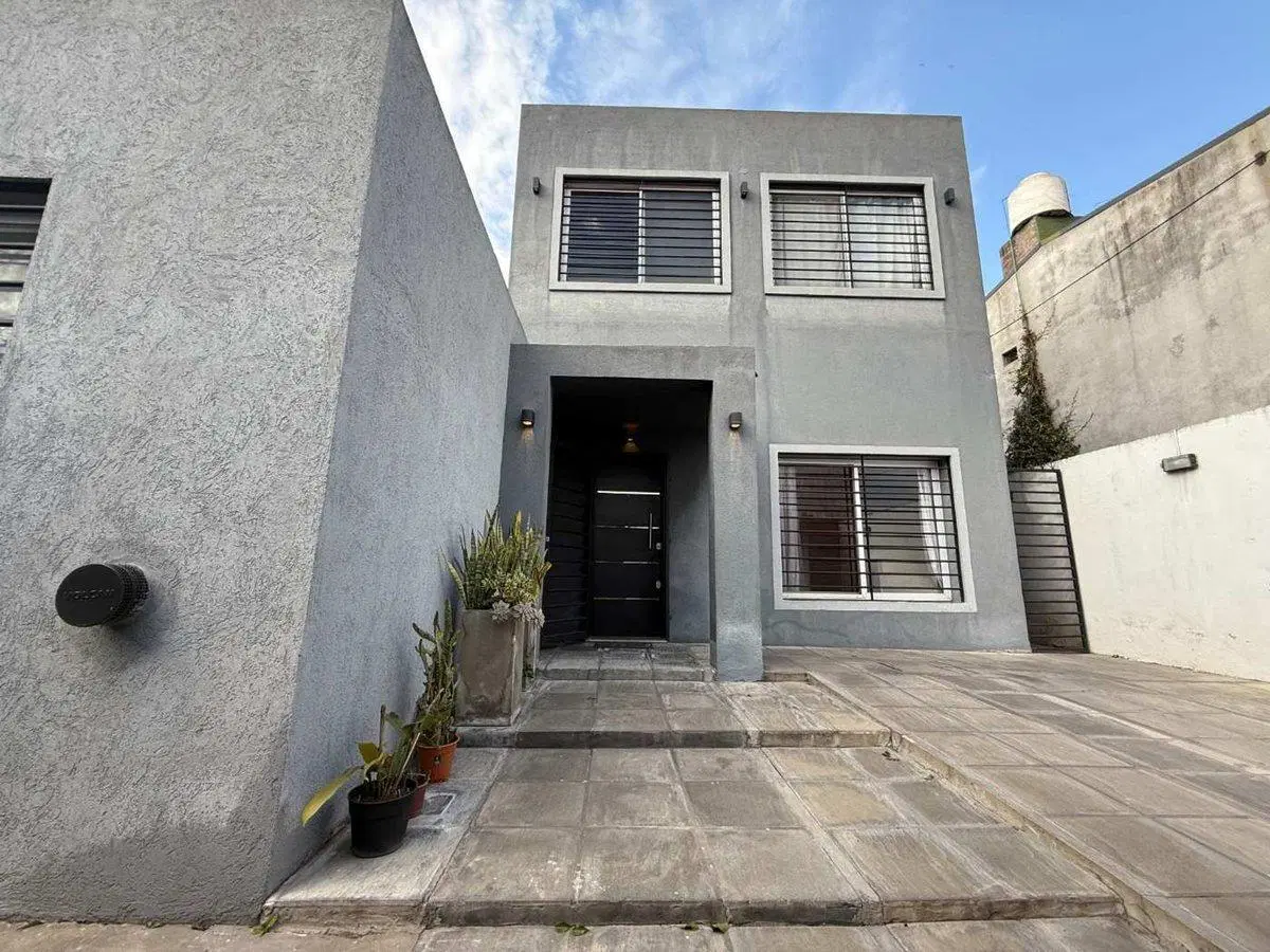 VENTA CASA 5 AMBIENTES EN ITUZAINGÓ SUR 3