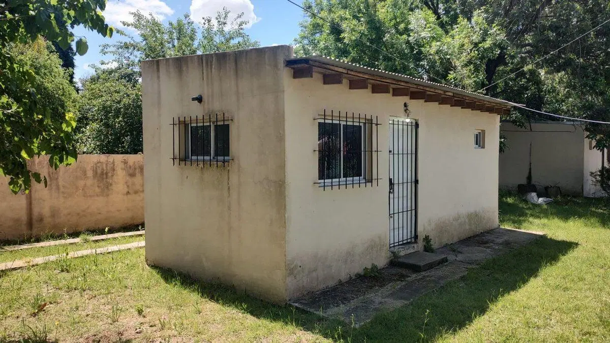 LOTE VENTA VILLA UDAONDO CON DOS CASAS DE 35 M C/U 4