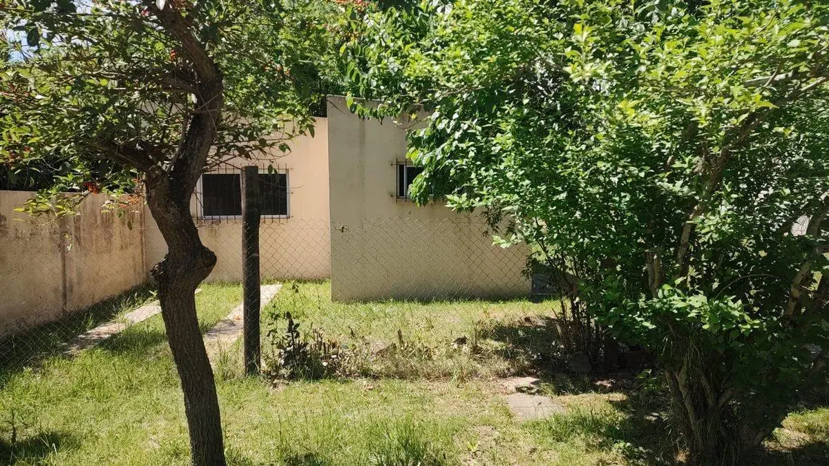 LOTE VENTA VILLA UDAONDO CON DOS CASAS DE 35 M C/U 2