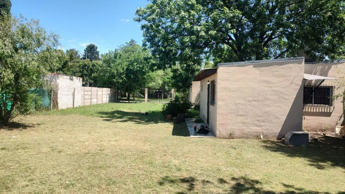 LOTE VENTA VILLA UDAONDO CON DOS CASAS DE 35 M C/U 5