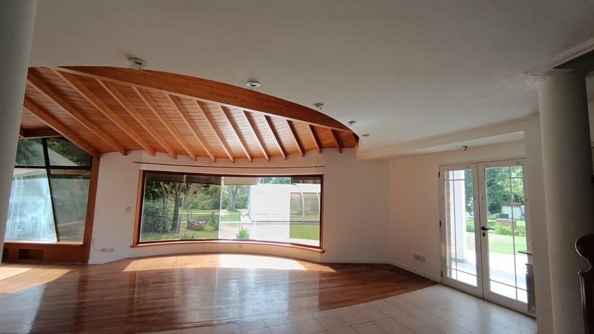VENTA CASA 4 AMB C/ PILETA BARRIO CERRADO LELOIR