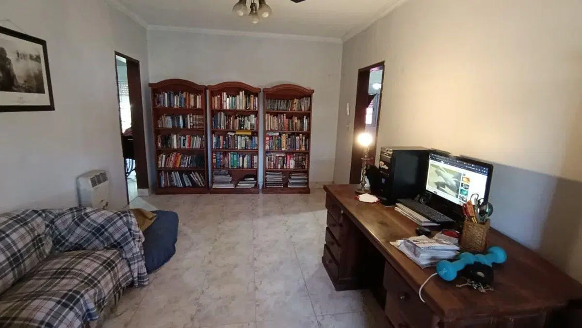 VENTA CASA 3 AMB C/COCHERA PATIO ITUZAINGO A CRED 2