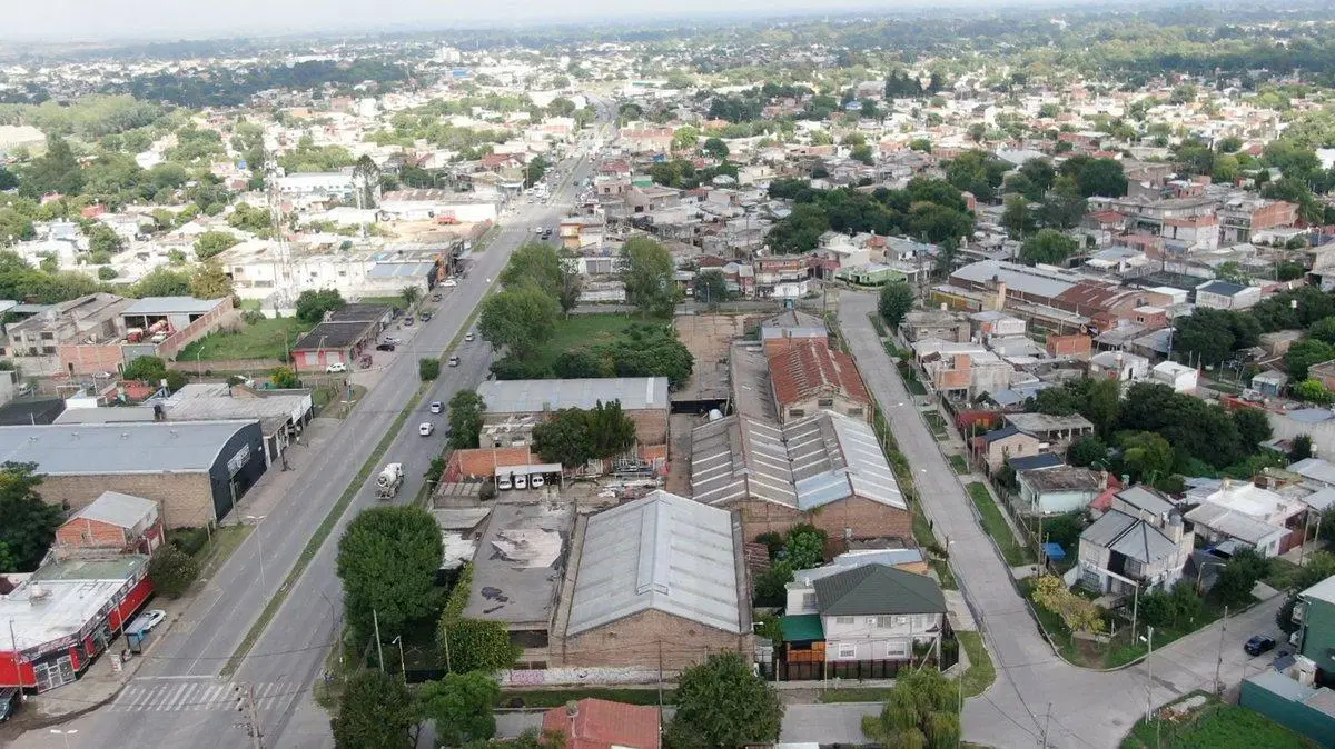 VENTA GALPONES LOTE INDUSTRIAL OFICINAS 8100M2 R21 3