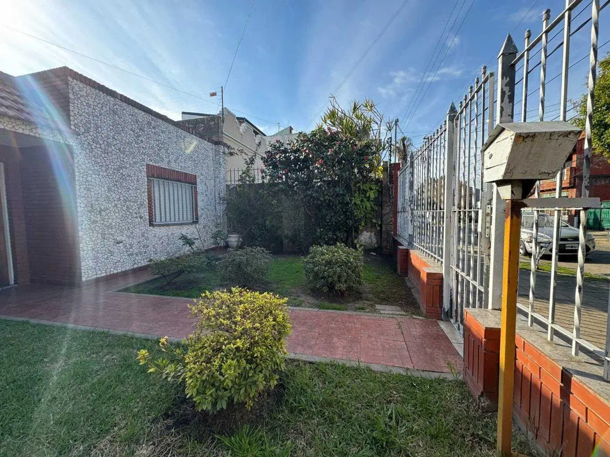 VENTA CASA 3 AMB CASANOVA CENTRO GARAGE PATIO 4