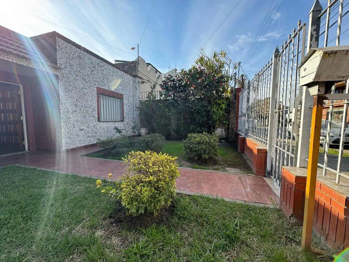 VENTA CASA 3 AMB CASANOVA CENTRO GARAGE PATIO 5