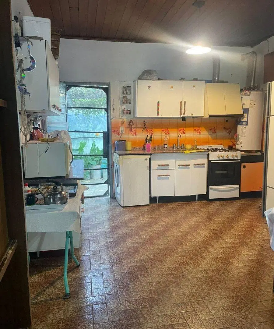 VENTA DE CASA + 3 DEPTO apto credito ITUZAINGO NTE 2