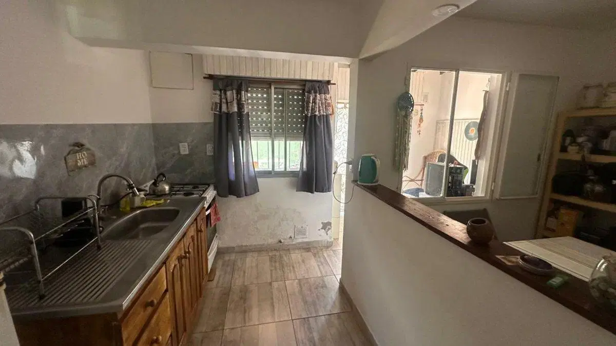 VENTA PH 3 AMB EN  BARRIO LUZ Y FUERZA, MORON 5
