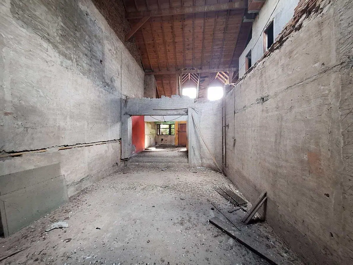 VENTA LOTE CON CASA A DEMOLER RECICLAR MORON 391m2 5