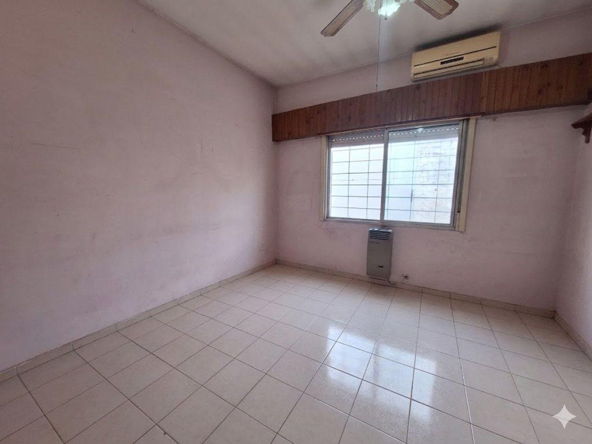 VENTA CASA 3 AMB TERRAZA JARDIN COCHERAS MERLO