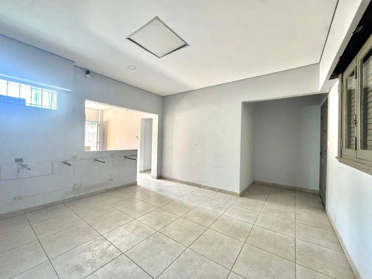 CASA VENTA MERLO LOCAL COCHERA PATIO FINANCIA 5
