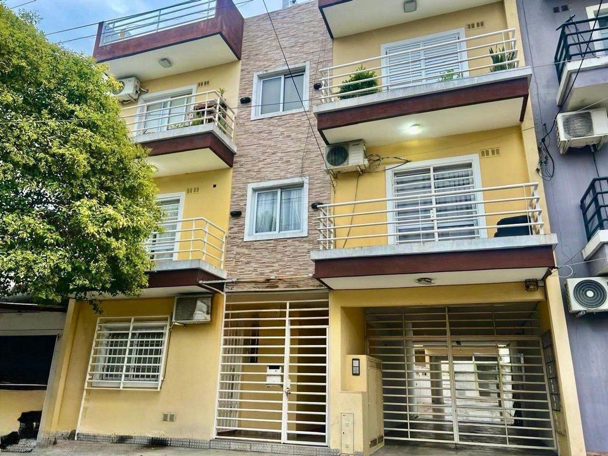 VENTA DPTO TERRAZA PROPIA 3AMB CASANOVA BALCON
