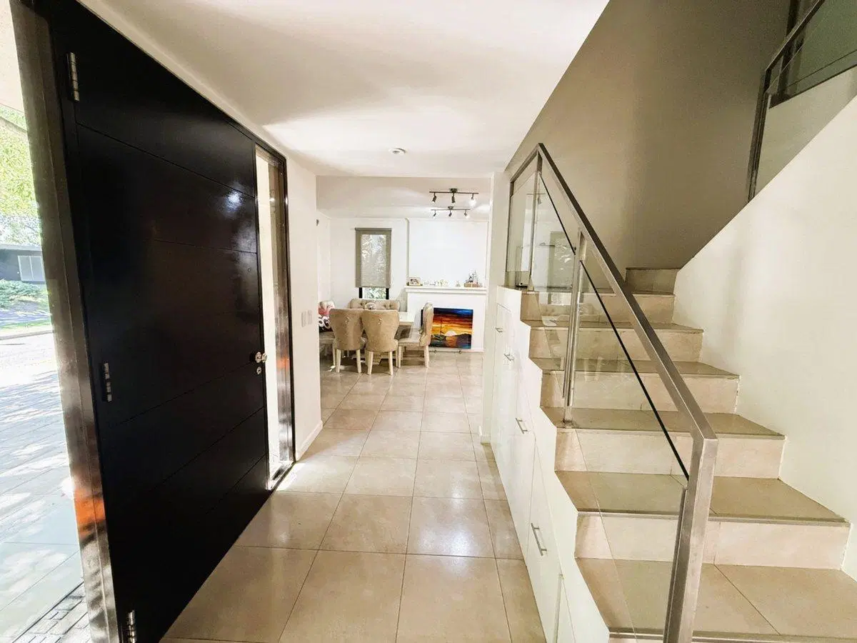 Casa 5 ambientes en venta, Santa maria de los oliv 2