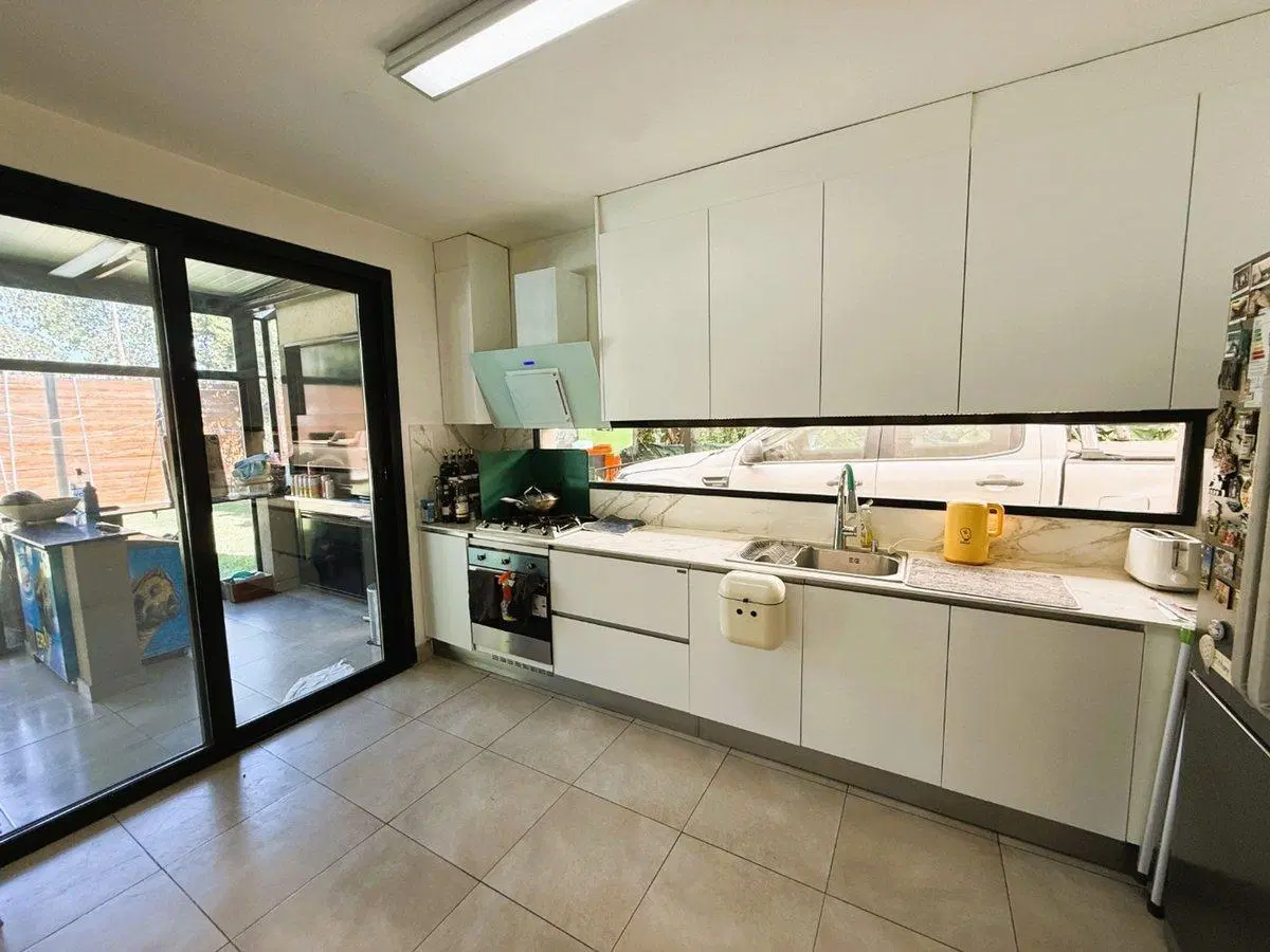 Casa 5 ambientes en venta, Santa maria de los oliv 4