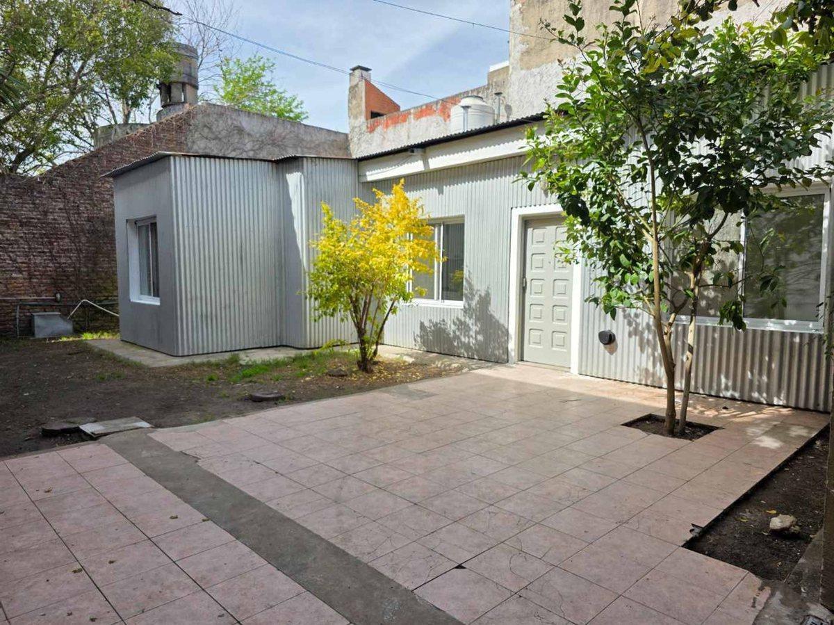 VENTA PERM PH 3 AMB CON PATIO COCHERA C COMERCIAL