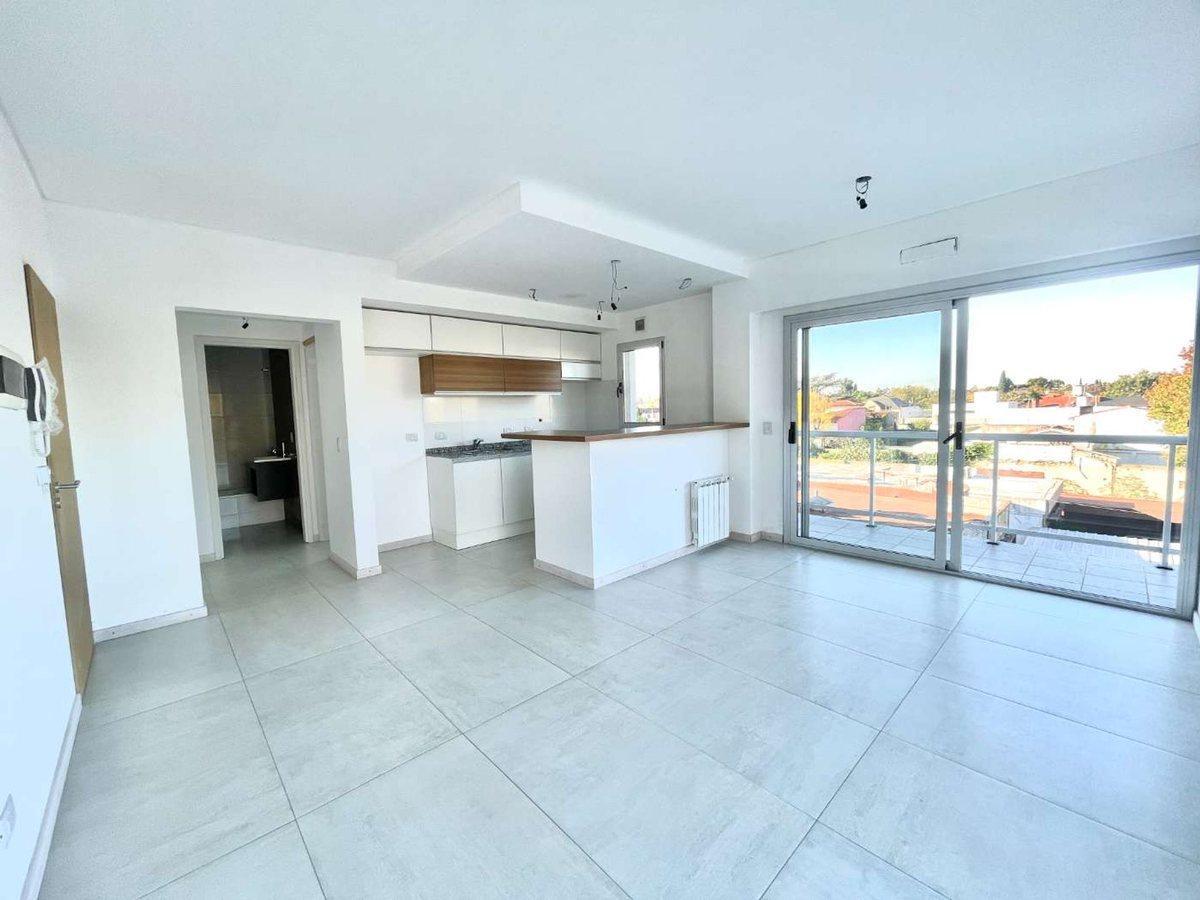 VENTA DEPTO ITUZAINGO NORTE 2AMB BALCON COCHERA