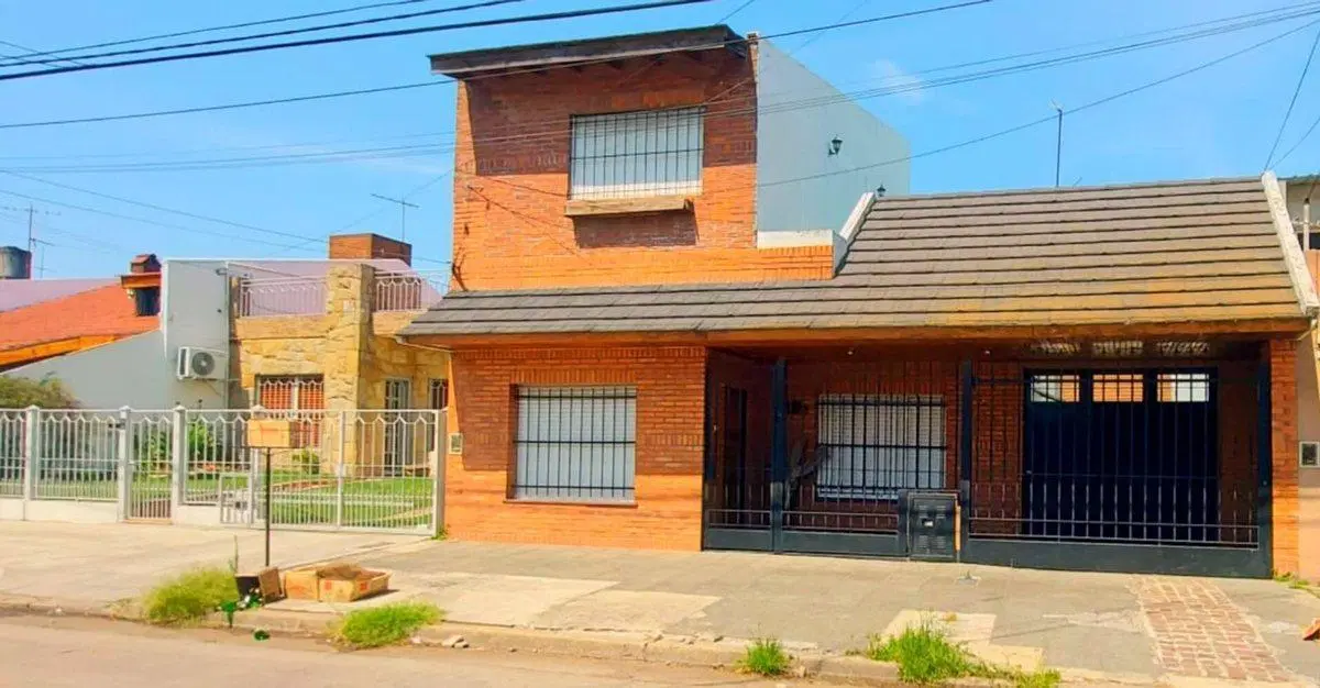 CASA 4 AMBIENTES PALOMAR VENTA PILETA QUINCHO DPTO 5
