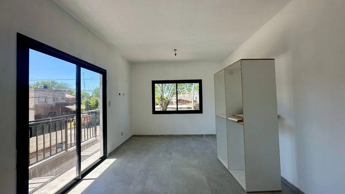 VENTA DEPTO 2 AMB C/TERRAZA Y COCHERA- ITUZAINGÓ 3