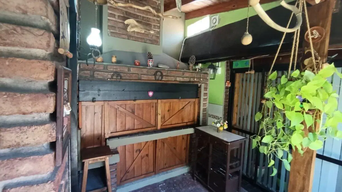 VENTA CASA 4 AMB C/COCHERA PILETA JARDIN, CASTELAR 4