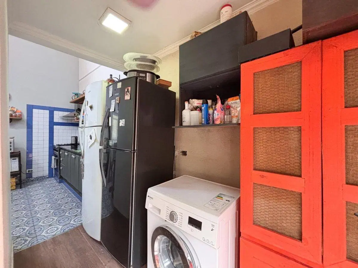 CASA EN VENTA EN LA REJA CON PILETA Y PARQUE 2