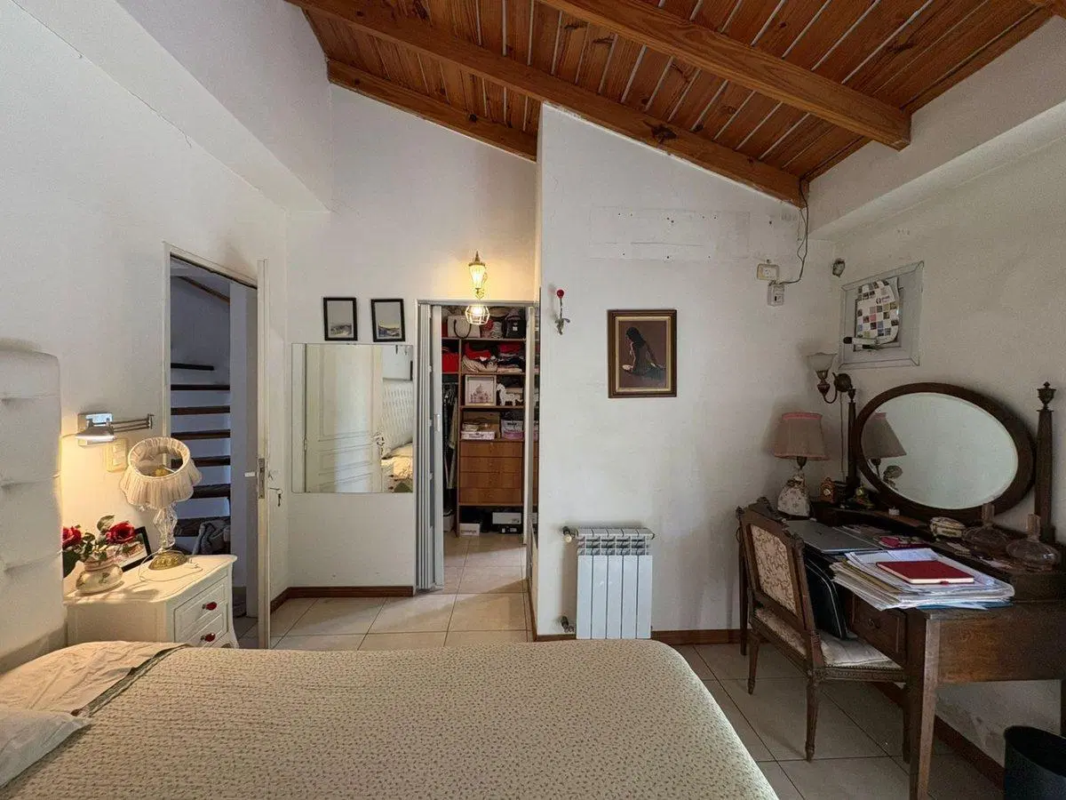 VENTA TRIPLEX 4 AMB. TERRAZA/COCHERA V. SARMIENTO 5