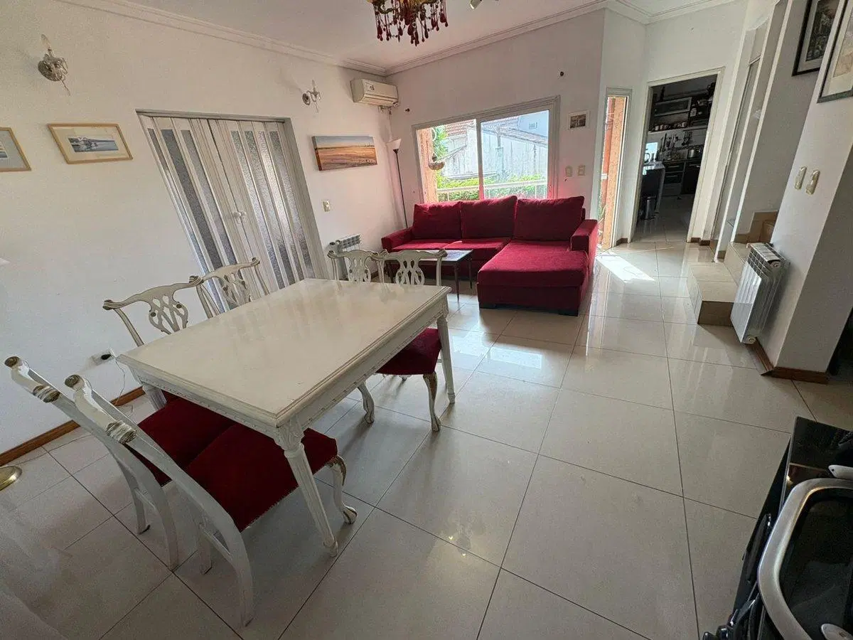 VENTA TRIPLEX 4 AMB. TERRAZA/COCHERA V. SARMIENTO 2