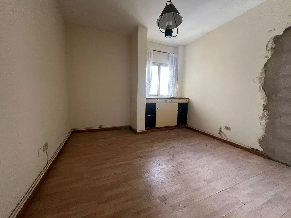 VENTA DE OFICINA MORON CENTRO 5