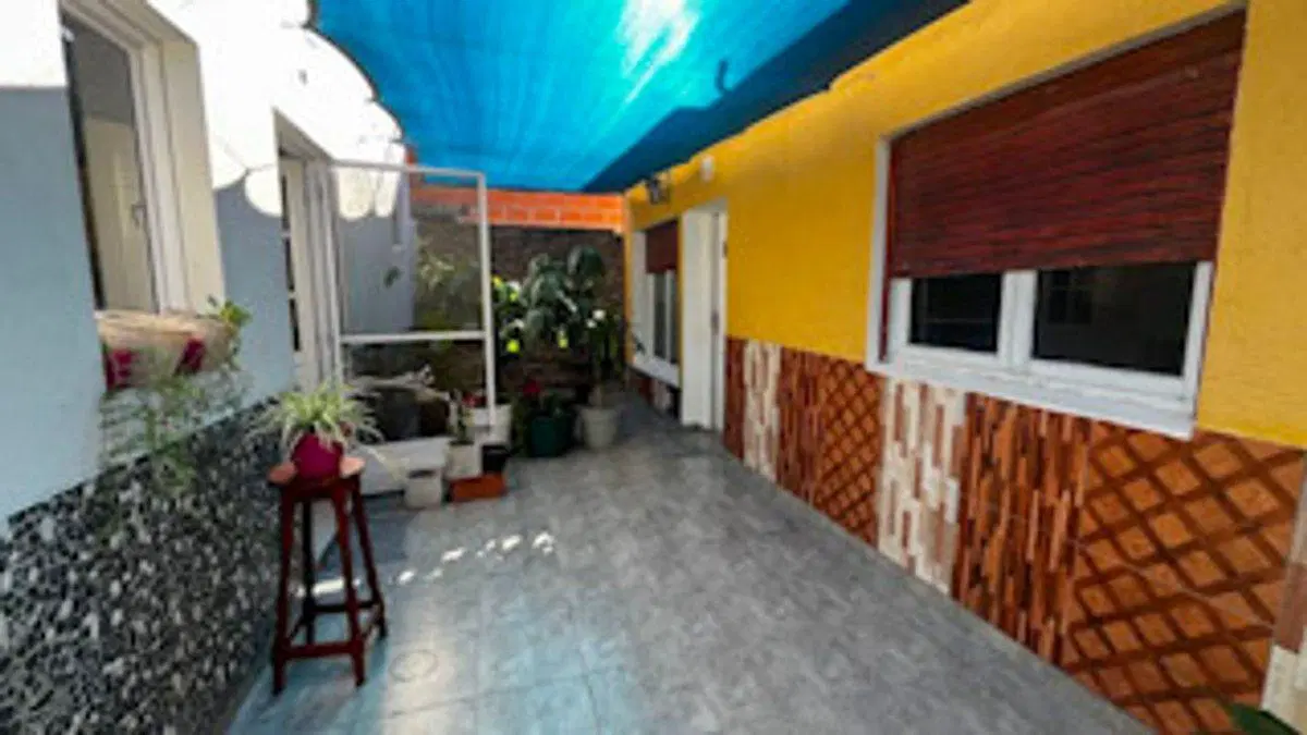 VENTA CASA MERLO 3AMB C JARDIN, QUINCHO Y TERRAZA 2