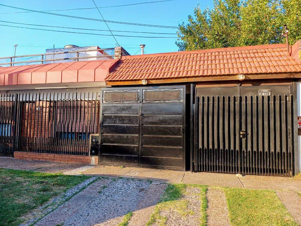 VENTA CASA 4 AMBIENTES ITUZAINGO NORTE