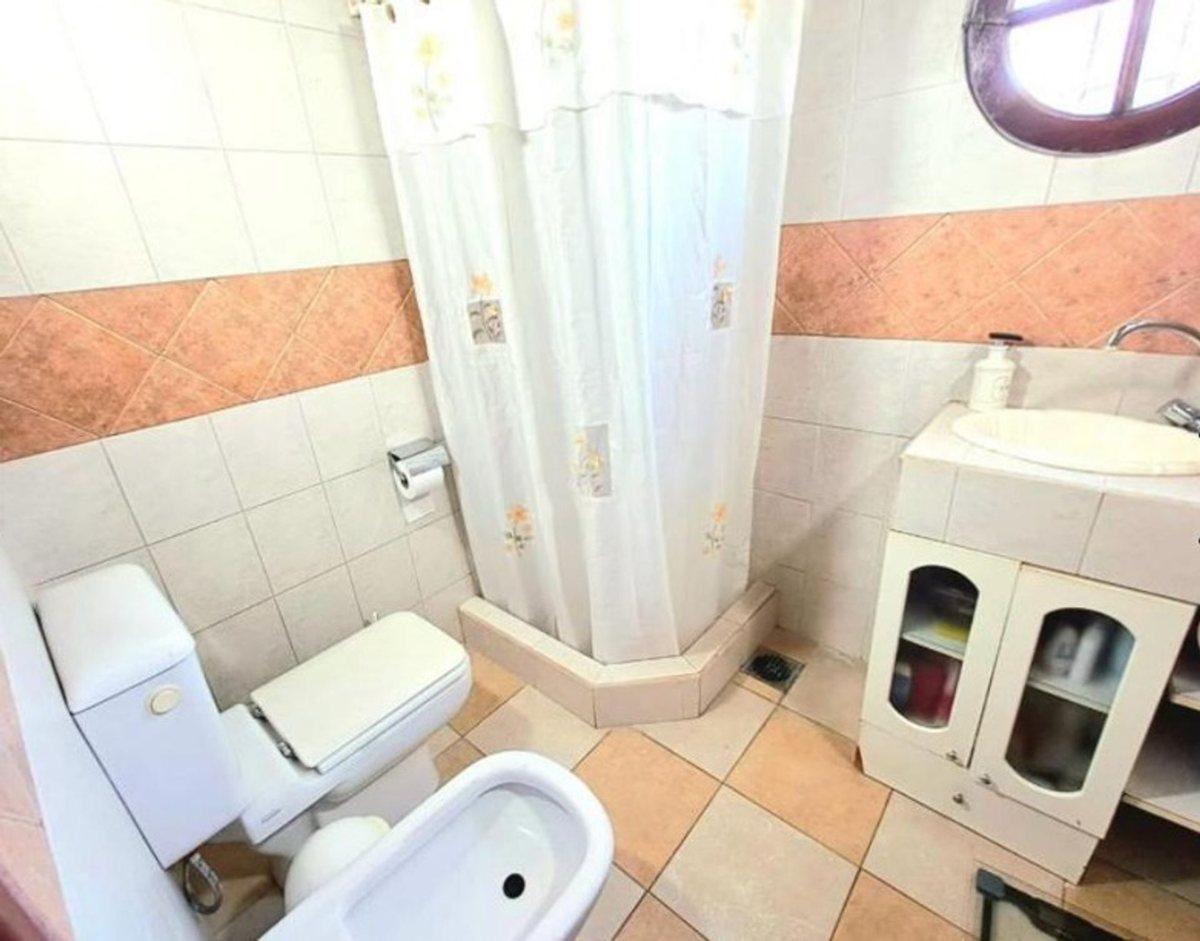 VENTA CASA 5 AMBIENTES ITUZAINGO PILETA Y COCHERA