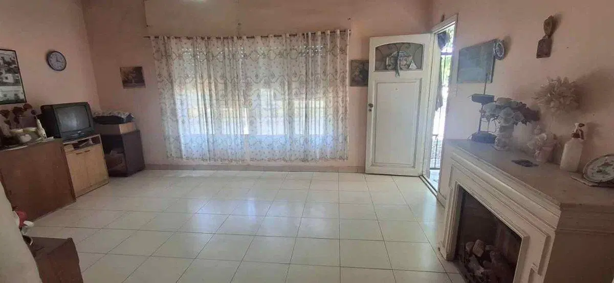 VENTA CASA DOS AMBIENTES EN MERLO CON PATIO Y COCH 4