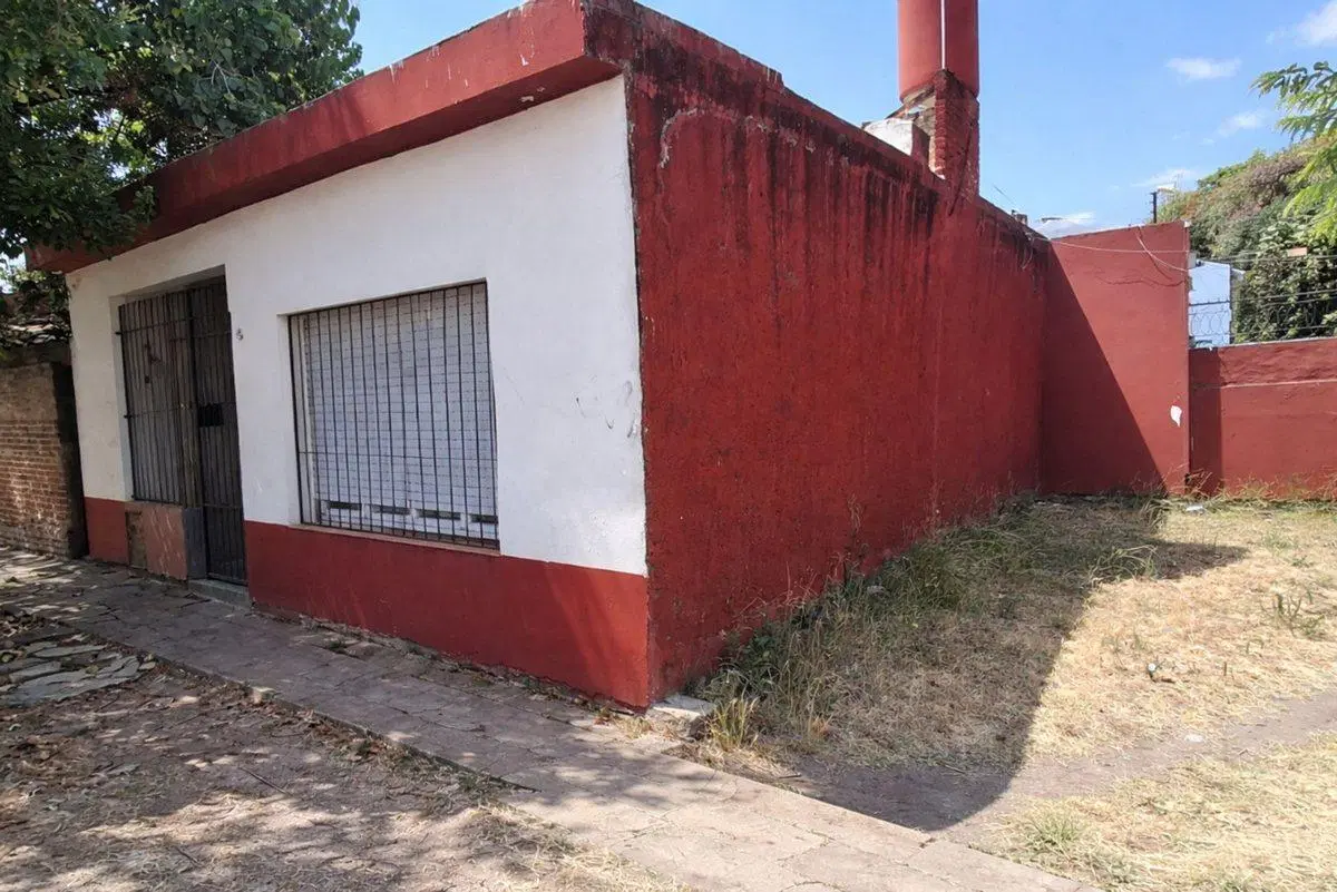 VENTA CASA DOS AMBIENTES EN MERLO CON PATIO Y COCH 5