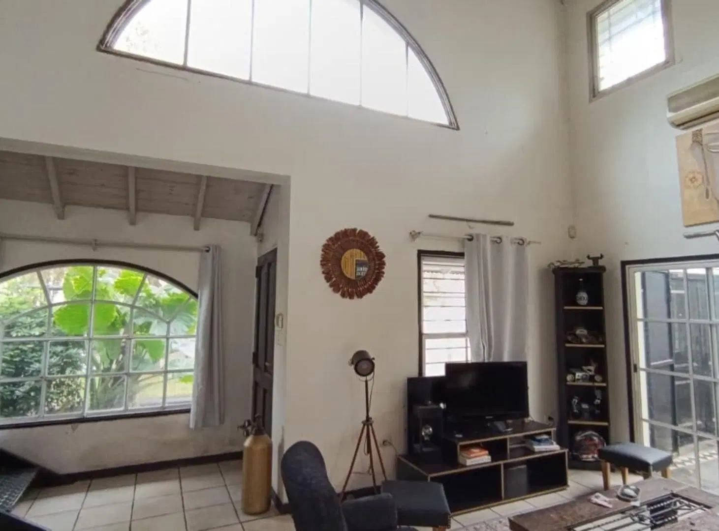 VENTA CASA 4 AMB CON GRAN JARDIN .ITUZAINGO NORTE 4