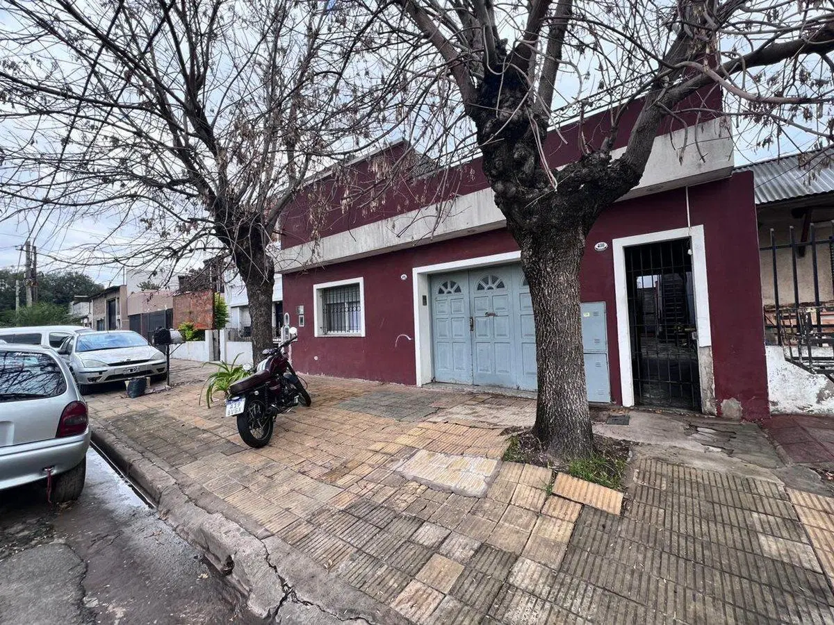 VENTA CASA 4 AMB MULTIFAMILIAR  MORÓN APTO CREDITO 2