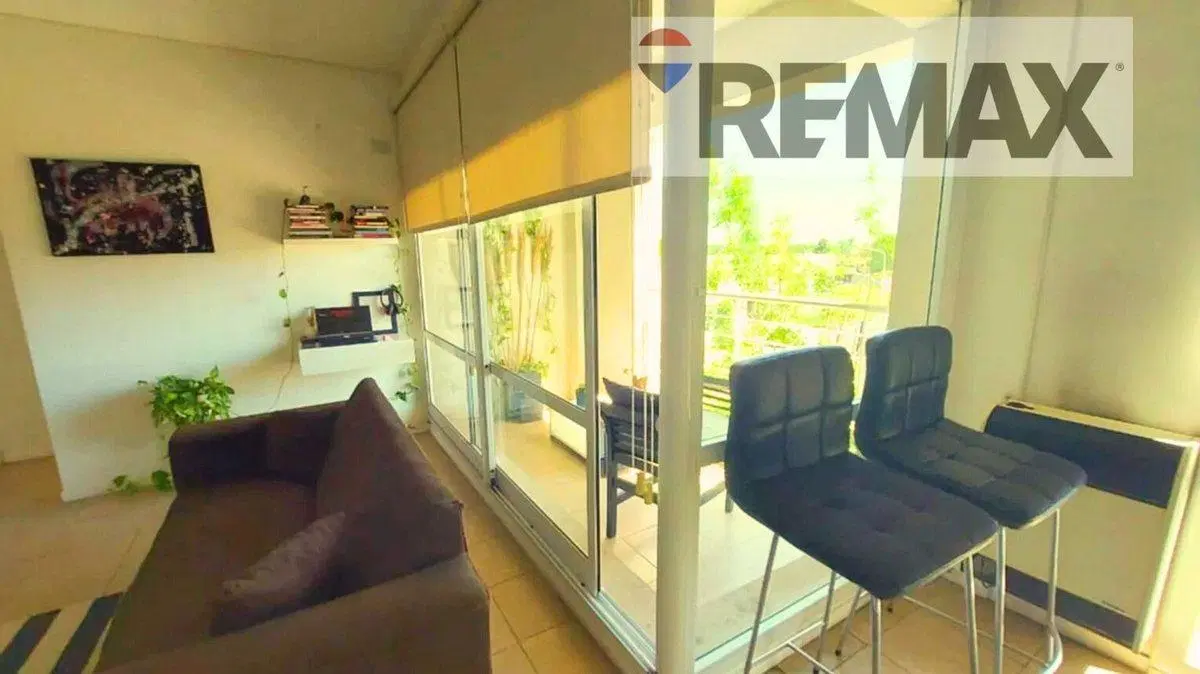 VENTA CASTELAR  DPTO 2 AMBIENTES BALCON IMPECABLE 3