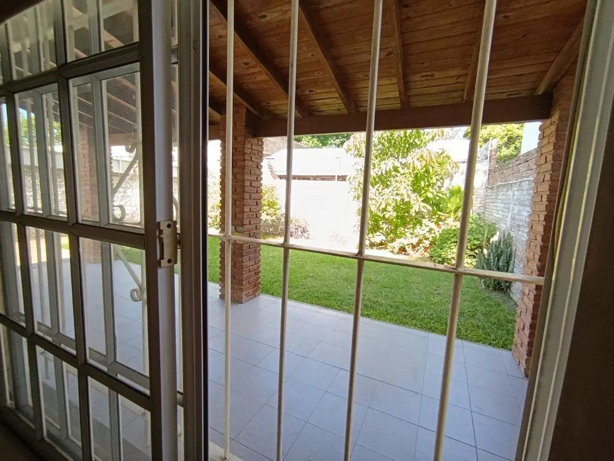 VENTA PH 3 AMB CON GRAN JARDIN Y GALERIA .CASTELAR 5