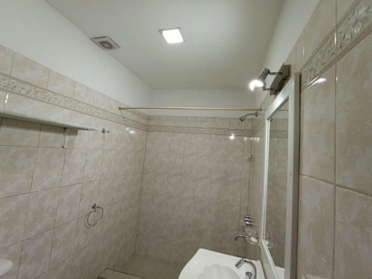 VENTA PH 3 AMB CON GRAN JARDIN Y GALERIA .CASTELAR 4