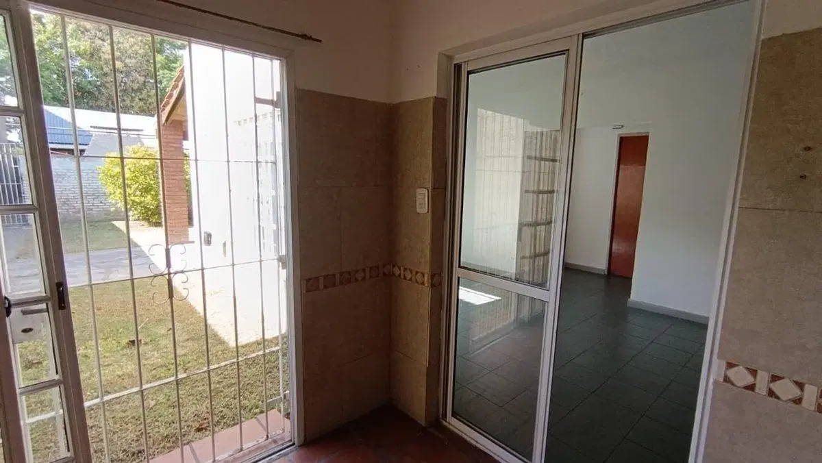 VENTA PH 3 AMB CON GRAN JARDIN Y GALERIA .CASTELAR 3