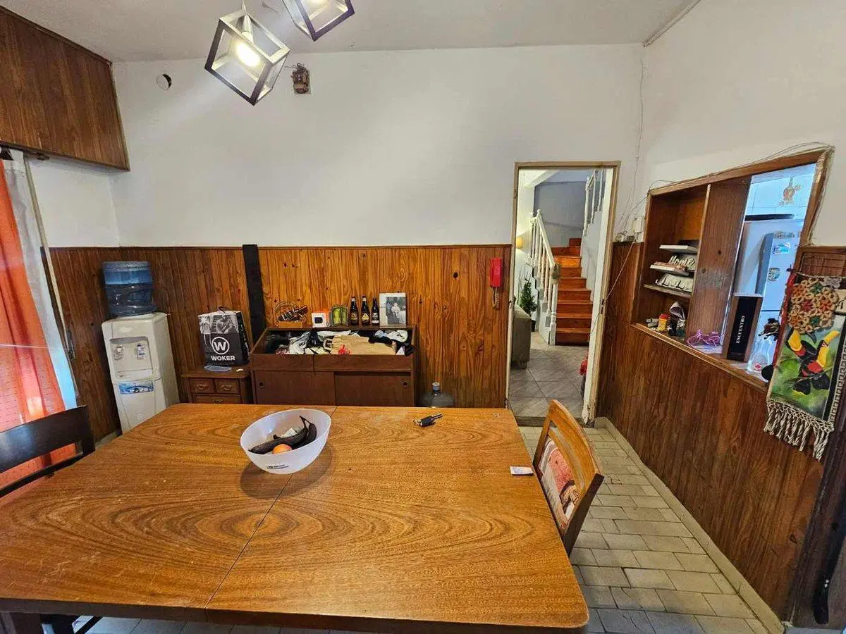 VENTA PERMUTA CASA 5 AMBIENTES PILETA Y COCHERA 3
