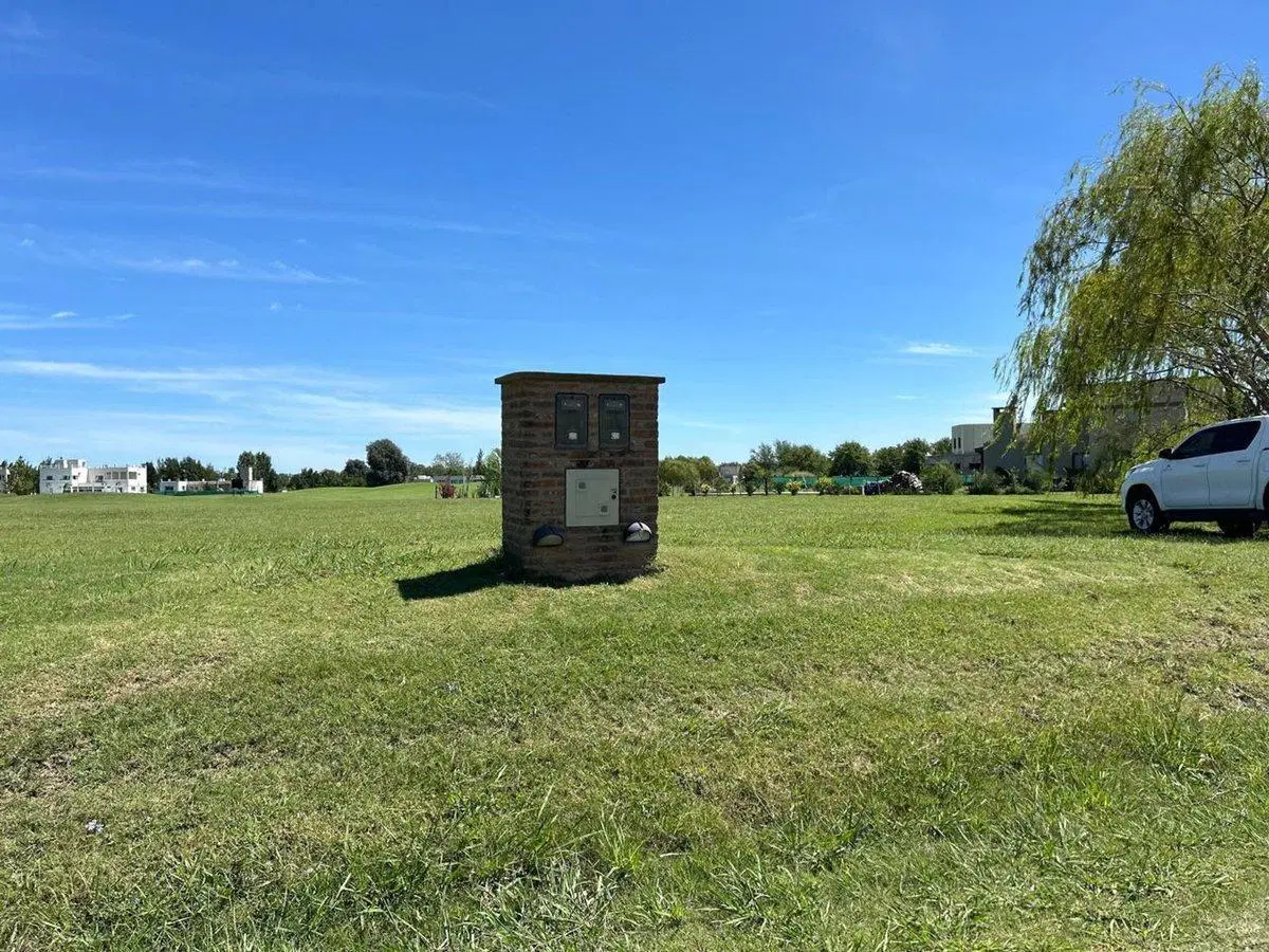 LOTE EN VENTA 2.411M2 CHACRAS LA PRIMAVERA GOLF 4