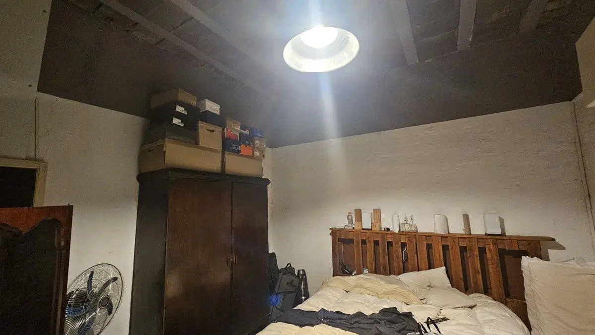 VENTA CASA CON LOCAL COMERCIAL ALMAGRO REFACCIONAR 4