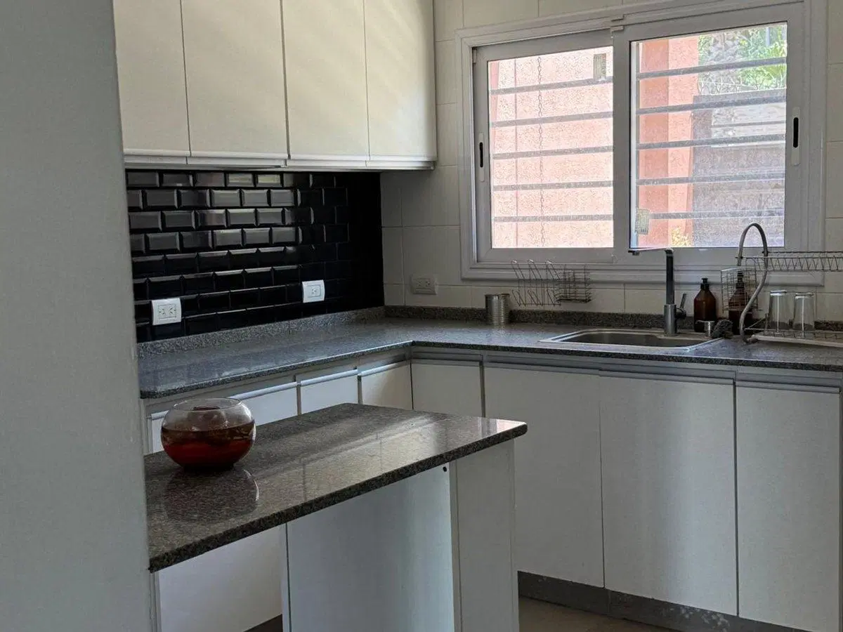 VENTA CASA 5 AMB C/JARDIN APTO CREDITO - MORENO 2
