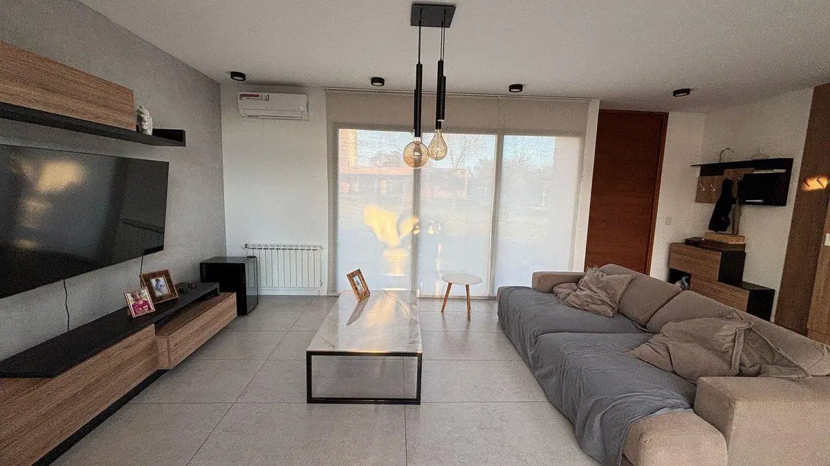 VENTA CASA BARRIO F.DE ALVAREZ ANTICIPO Y CUOTAS 3
