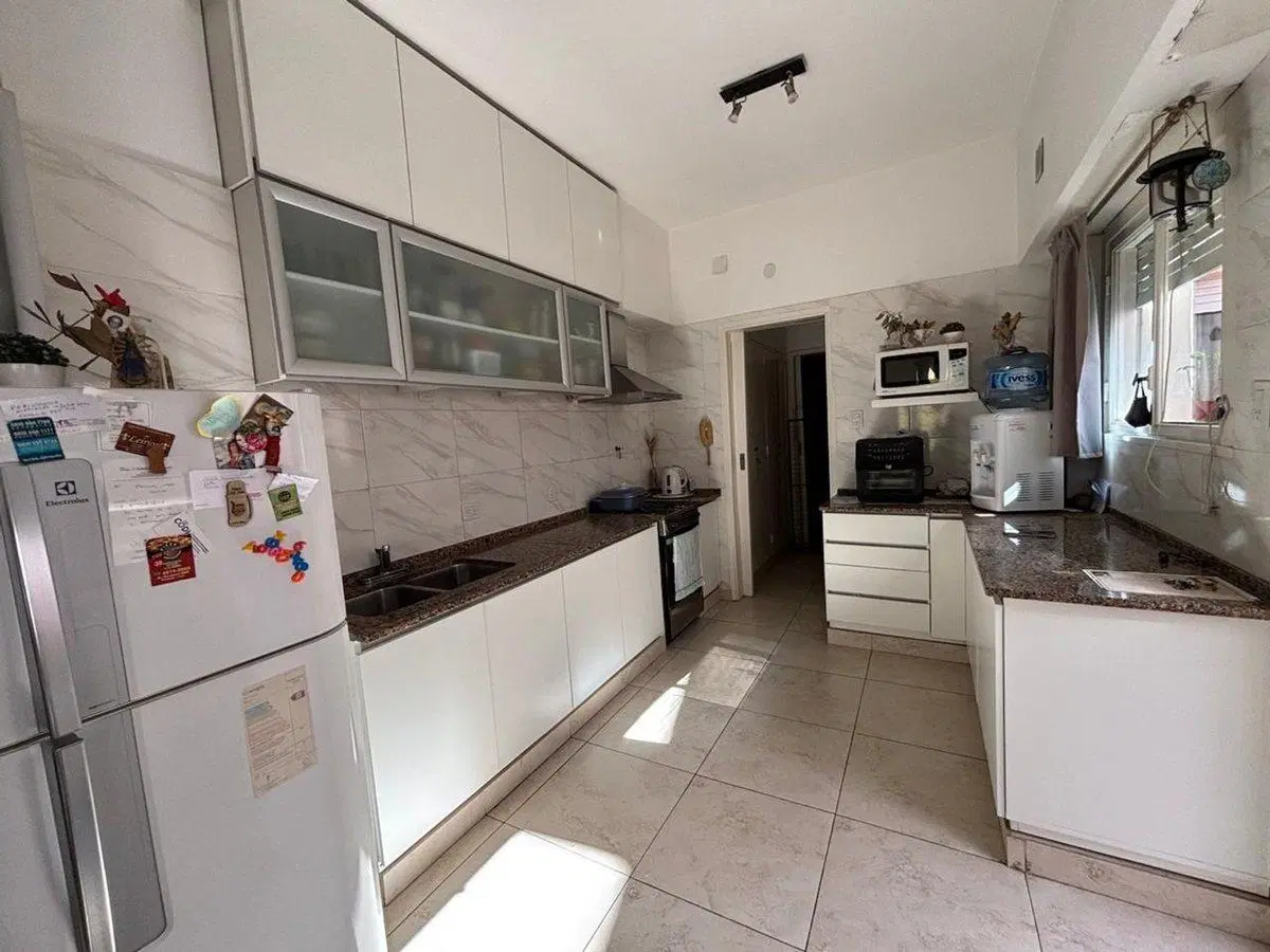 Venta casa 5 amb, pileta,  garage Floresta 4