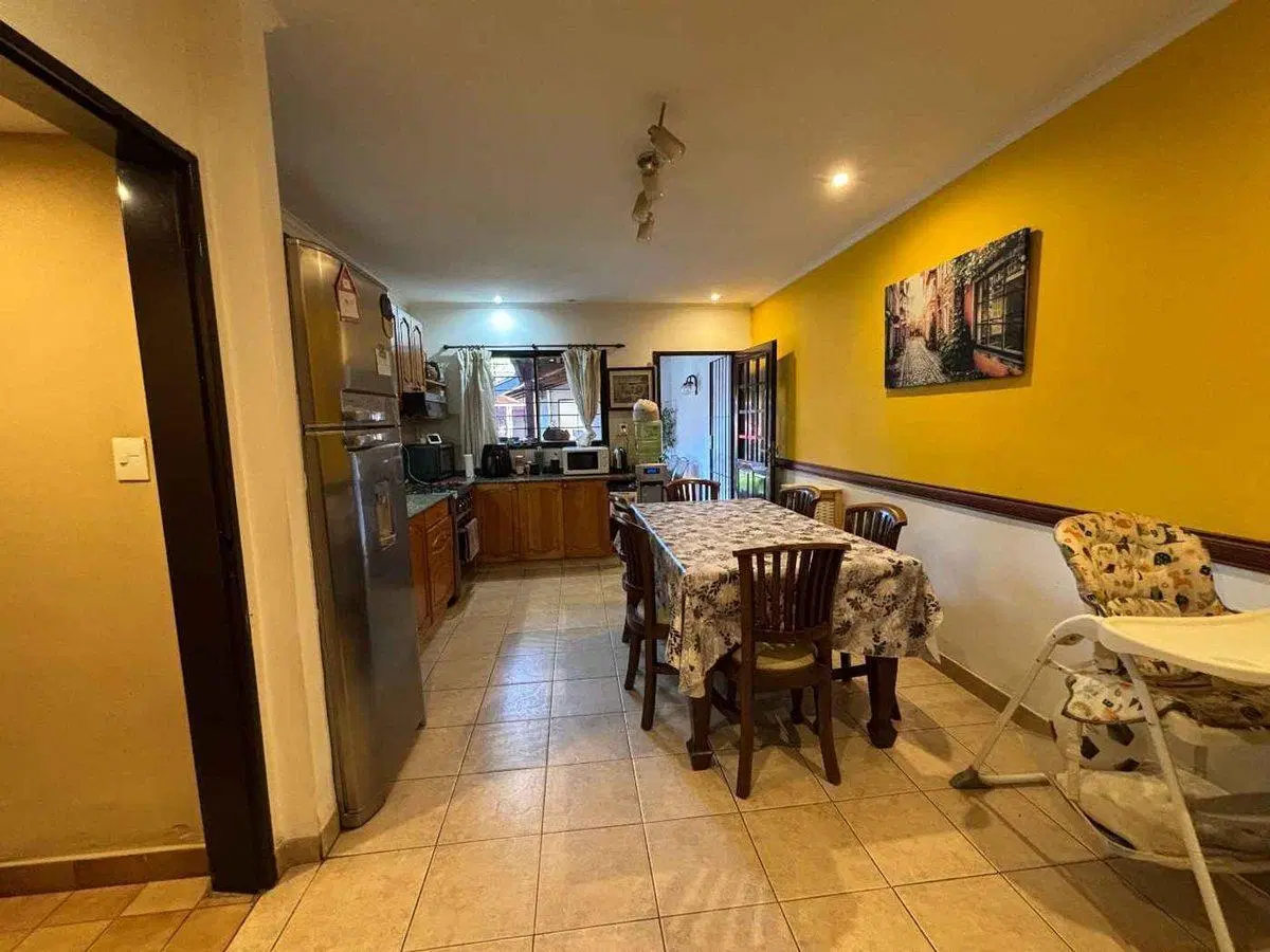 Venta casa 4 amb, pileta, quincho, Ituzaingo Norte 4