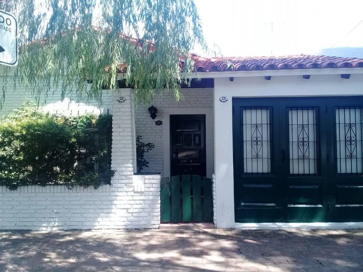 VENTA V SARMIENTO HAEDO CASA 4 Ambientes IMPECABLE 4