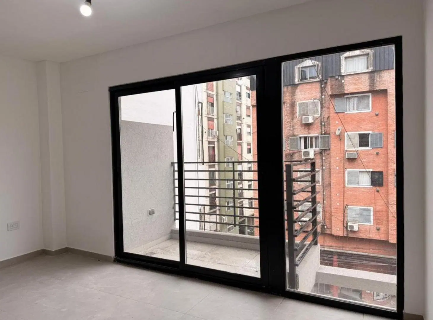 VENTA DEPTO MONOAMB MORON BALCÓN A ESTRENAR 4