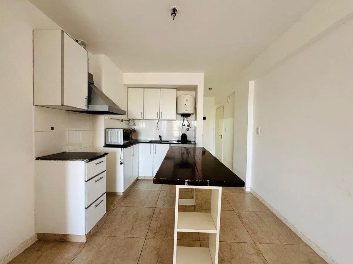 VENTA MONOAMBIENTE BALCON CON PARRILLA EN CASEROS 4